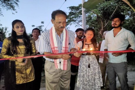 পুনৰ প্ৰাণ পাই উঠিবলৈ লৈছে সাংস্কৃতিক জগত! বাইহাটা চাৰিআলিৰ ‘সূৰ্যোদয় নাট্যগোষ্ঠী’ৰ নাট্যবৰ্ষৰ শুভাৰম্ভণি পুনৰ প্ৰাণ পাই উঠিবলৈ লৈছে সাংস্কৃতিক জগত! বাইহাটা চাৰিআলিৰ ‘সূৰ্যোদয় নাট্যগোষ্ঠী’ৰ নাট্যবৰ্ষৰ শুভাৰম্ভণি
