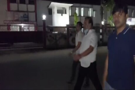 যোৰহাটৰ ৰাজপথত নিশা মন্ত্ৰী হিমন্ত বিশ্ব শৰ্মা, ১০ কিলোমিটাৰ খোজকাঢ়ি ক’লৈ গ’ল মন্ত্ৰীগৰাকী? যোৰহাটৰ ৰাজপথত নিশা মন্ত্ৰী হিমন্ত বিশ্ব শৰ্মা, ১০ কিলোমিটাৰ খোজকাঢ়ি ক’লৈ গ’ল মন্ত্ৰীগৰাকী?