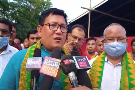 হাগ্ৰামাক তুলাধুনা প্ৰমোদ বড়োৰ, ক’লে – বিপিএফত গণতন্ত্ৰ নাই, হাগ্ৰামাই যি কয় সেয়ে আইন হাগ্ৰামাক তুলাধুনা প্ৰমোদ বড়োৰ, ক’লে – বিপিএফত গণতন্ত্ৰ নাই, হাগ্ৰামাই যি কয় সেয়ে আইন