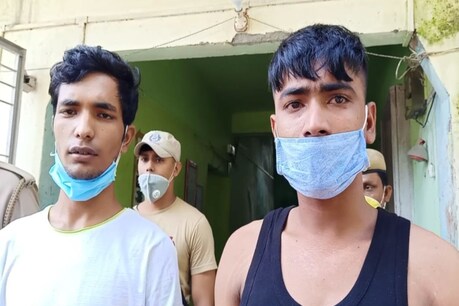 দুজন যুৱকে একেলগে দিছিল প্ৰেমৰ প্ৰস্তাৱ, প্ৰস্তাৱ নাকচ কৰাৰ বাবেই যুৱতীসহ পৰিয়ালৰ সকলোৰে ওপৰত কৰিলে এচিড আক্ৰমণ দুজন যুৱকে একেলগে দিছিল প্ৰেমৰ প্ৰস্তাৱ, প্ৰস্তাৱ নাকচ কৰাৰ বাবেই যুৱতীসহ পৰিয়ালৰ সকলোৰে ওপৰত কৰিলে এচিড আক্ৰমণ