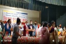 ১৫৩০ গৰাকী শিক্ষকৰ জীৱনলৈ আনিলে আশাৰ বতৰা! মন্ত্ৰী হিমন্ত বিশ্ব শৰ্মাক পিঠা খোৱালে শিৱসাগৰৰ শিক্ষকে