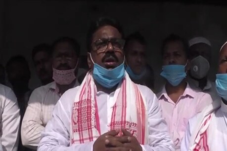 ‘মুছলমানৰ প্ৰতিকৃতি দাহ কৰিব নোৱাৰে, কাৰণ মুছলমানক কবৰহে দিয়ে’- কংগ্ৰেছী বিধায়কৰ মন্তব্যত তোলপাৰ ৰাজ্য ‘মুছলমানৰ প্ৰতিকৃতি দাহ কৰিব নোৱাৰে, কাৰণ মুছলমানক কবৰহে দিয়ে’- কংগ্ৰেছী বিধায়কৰ মন্তব্যত তোলপাৰ ৰাজ্য