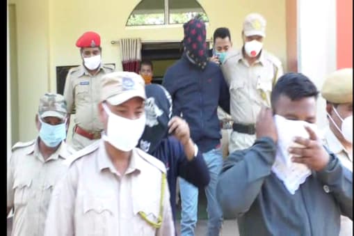 দীপাৱলীৰ আনন্দ উছাহৰ মাজতে ডিব্ৰুগড়ত শনিবাৰে ধন দাবী কৰি আৰক্ষীৰ জালত পৰিল অনুসূচিত জাতি সংগ্ৰামী যুৱ পৰিষদৰ তিনিগৰাকী সদস্য।
