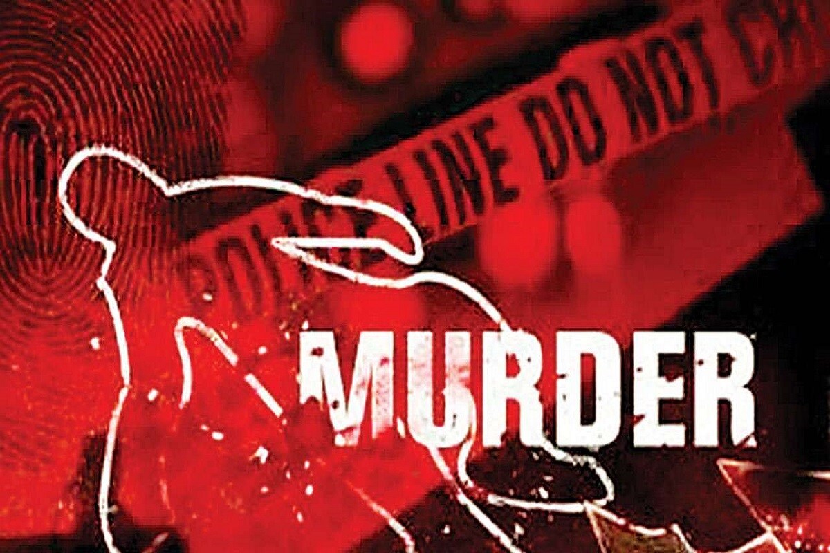 অত্যন্ত ভোক লাগিছিল, কিন্তু ৰন্ধা-বঢ়াকলৈ তৰ্কা-তৰ্কি লাগিছিল মাতৃ আৰু ভগ্নীৰ মাজত। তেতিয়াই খঙত অগ্নি শৰ্মা হৈ এজন যুৱকে হত্যা কৰিলে নিজ মাতৃ আৰু ভগ্নীক। ঘটনাটো সংঘটিত হৈছে গুজৰাটৰ ৰাজকোটত। অত্যন্ত ভোক লাগিছিল, কিন্তু ৰন্ধা-বঢ়াকলৈ তৰ্কা-তৰ্কি লাগিছিল মাতৃ আৰু ভগ্নীৰ মাজত। তেতিয়াই খঙত অগ্নি শৰ্মা হৈ এজন যুৱকে হত্যা কৰিলে নিজ মাতৃ আৰু ভগ্নীক। ঘটনাটো সংঘটিত হৈছে গুজৰাটৰ ৰাজকোটত।