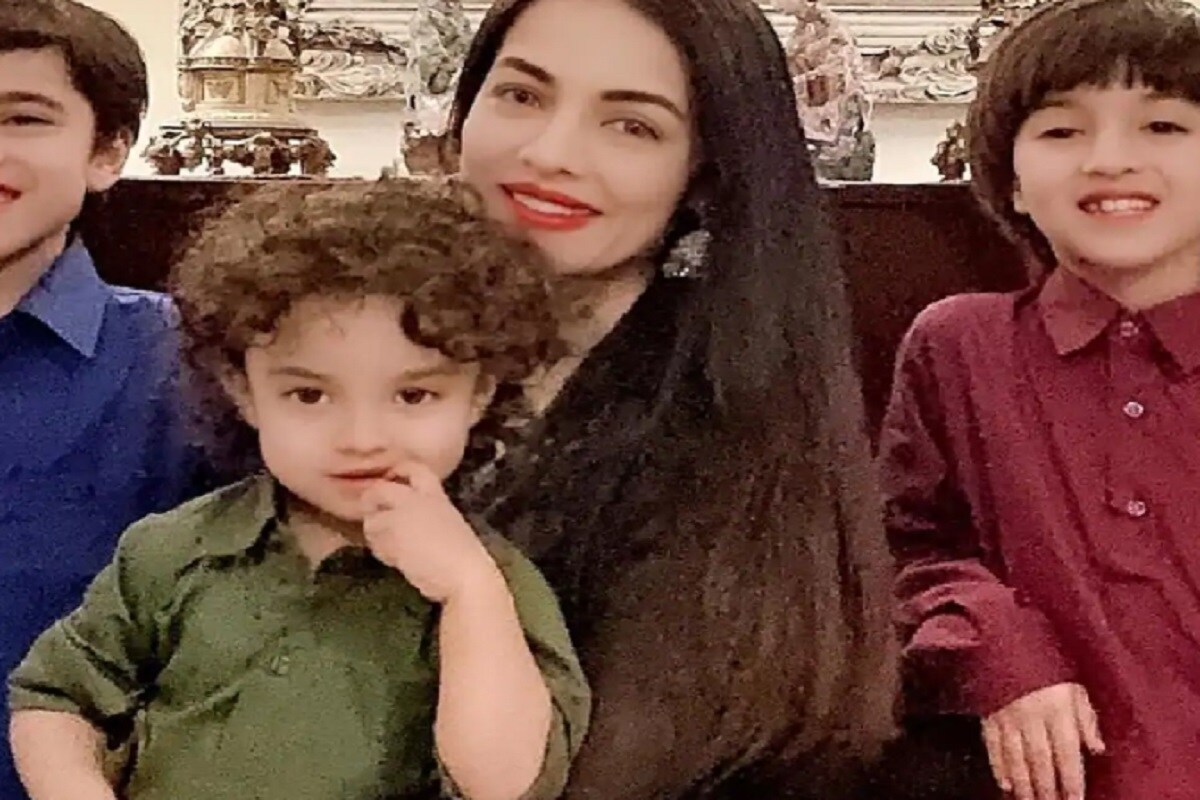 চেলিনাই শেষত জনায় পৃথিৱীত অনেক শিশু আছে যি মেডিকেলি চেলেঞ্জড। সময়ৰ লগে লগে সুস্থও হৈ পৰে। সেই শিশুসকলৰ মাজৰে একাংশই উইনষ্টন চার্চিল বা এলবাৰ্ট আইনষ্টাইনৰ দৰে কিম্বদন্তীও হৈ পৰে। Instagram @celinajaitlyofficial. চেলিনাই শেষত জনায় পৃথিৱীত অনেক শিশু আছে যি মেডিকেলি চেলেঞ্জড। সময়ৰ লগে লগে সুস্থও হৈ পৰে। সেই শিশুসকলৰ মাজৰে একাংশই উইনষ্টন চার্চিল বা এলবাৰ্ট আইনষ্টাইনৰ দৰে কিম্বদন্তীও হৈ পৰে। Instagram @celinajaitlyofficial.