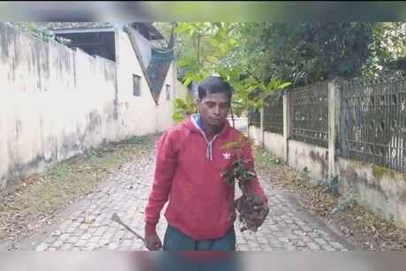তেজপুৰলৈ গ’লেই জুবিন গাৰ্গে খাই ঘটি গৰমৰ চানা! প্ৰিয় শিল্পীগৰাকীৰ জন্মদিনৰ দিনা প্ৰিয় চানাৱালা জনেও বিশেষ ভাবে কৰিলে উদযাপন তেজপুৰলৈ গ’লেই জুবিন গাৰ্গে খাই ঘটি গৰমৰ চানা! প্ৰিয় শিল্পীগৰাকীৰ জন্মদিনৰ দিনা প্ৰিয় চানাৱালা জনেও বিশেষ ভাবে কৰিলে উদযাপন