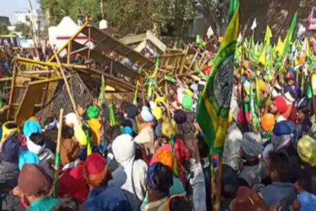 ৰাজধানী দিল্লীত যুদ্ধ সদৃশ পৰিস্থিতি! প্ৰতিবাদী কৃষকৰ ওপৰত বৰ্বৰতা, ছীল কৰিলে সকলো সীমান্ত ৰাজধানী দিল্লীত যুদ্ধ সদৃশ পৰিস্থিতি! প্ৰতিবাদী কৃষকৰ ওপৰত বৰ্বৰতা, ছীল কৰিলে সকলো সীমান্ত