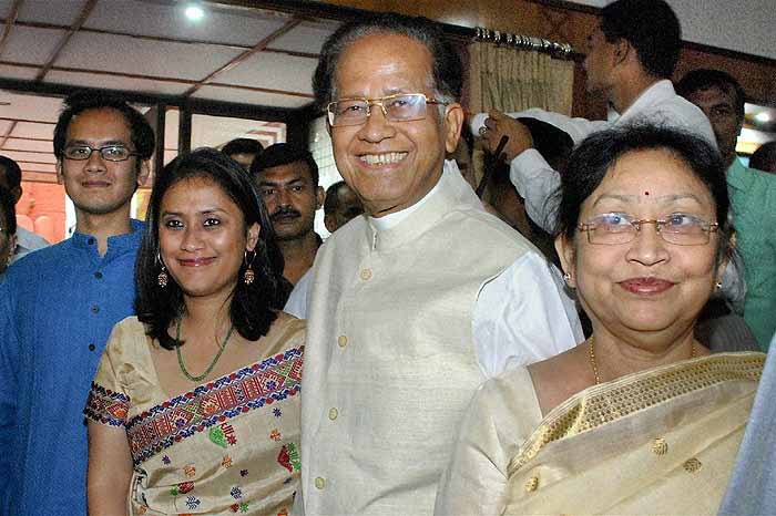 ১৯৭২ চনৰ ৩০ জুলাইত ডলী গগৈৰ সৈতে বিবাহ পাশত আবদ্ধ হয় তৰুণ গগৈ। গগৈৰ দুটি সন্তান। কন্যা চন্দ্ৰীমা গগৈ, পুত্ৰ গৌৰৱ গগৈ । ১৯৭২ চনৰ ৩০ জুলাইত ডলী গগৈৰ সৈতে বিবাহ পাশত আবদ্ধ হয় তৰুণ গগৈ। গগৈৰ দুটি সন্তান। কন্যা চন্দ্ৰীমা গগৈ, পুত্ৰ গৌৰৱ গগৈ ।