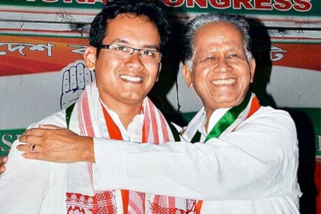 ‘দেউতাৰ শৰীৰটো দেখা নাপালেও, মোৰ সুখে দুখে তেওঁৰ মাত শুনা পাম, মোৰ আত্মাত সদায় দেউতাক কঢ়িয়াই লৈ ফুৰিম’- কান্দোনত ভাগি পৰিল পুত্ৰ গৌৰৱ গগৈ ‘দেউতাৰ শৰীৰটো দেখা নাপালেও, মোৰ সুখে দুখে তেওঁৰ মাত শুনা পাম, মোৰ আত্মাত সদায় দেউতাক কঢ়িয়াই লৈ ফুৰিম’- কান্দোনত ভাগি পৰিল পুত্ৰ গৌৰৱ গগৈ