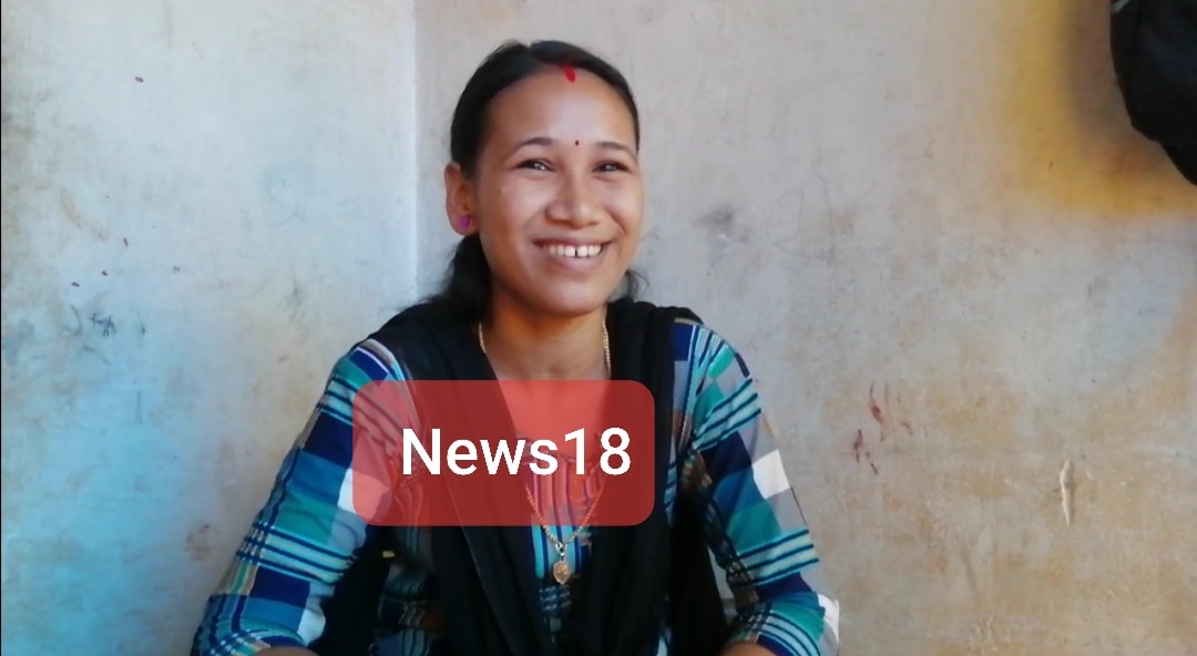 সমাজসেৱাৰ কাৰণে বিশেষ ভাৱে পৰিচিত সুৰেশ গোপীয়ে মুনমীক এটা ঘৰ দিয়াৰ প্ৰতিশ্ৰুতি দিছে। স্বামী, দুই কন্যাৰ সৈতে মুনমীৰ সুখৰ সংসাৰলৈ স্বাভাৱিকতে এটা ভাল খবৰ যিহেতু পৰিয়ালটোৰ নিজা ঘৰ নাই। ইতিমধ্যে সাংসদজনে এই তথ্য নিজৰ ছচিয়েল মিডিয়াতো শ্বেয়াৰ কৰিছে। সমাজসেৱাৰ কাৰণে বিশেষ ভাৱে পৰিচিত সুৰেশ গোপীয়ে মুনমীক এটা ঘৰ দিয়াৰ প্ৰতিশ্ৰুতি দিছে। স্বামী, দুই কন্যাৰ সৈতে মুনমীৰ সুখৰ সংসাৰলৈ স্বাভাৱিকতে এটা ভাল খবৰ যিহেতু পৰিয়ালটোৰ নিজা ঘৰ নাই। ইতিমধ্যে সাংসদজনে এই তথ্য নিজৰ ছচিয়েল মিডিয়াতো শ্বেয়াৰ কৰিছে।