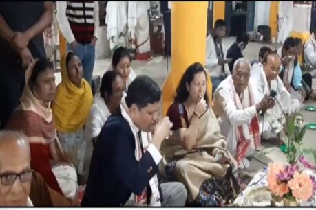 সুদীৰ্ঘ ২২ বছৰৰ মূৰত পিতৃৰ আপোন ঘৰখনত মুখ্য সচিব জিষ্ণু বৰুৱা সুদীৰ্ঘ ২২ বছৰৰ মূৰত পিতৃৰ আপোন ঘৰখনত মুখ্য সচিব জিষ্ণু বৰুৱা