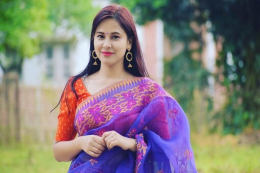 ২০১৫ চনত অসম লোকসেৱা আয়োগৰ পৰীক্ষাত উত্তীৰ্ণ হৈছিল অহংগবাম বেনথ’ই চানু।