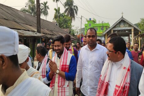 উজনিৰ পিছত অসম জাতীয় পৰিষদৰ টাৰ্গেট এইবাৰ নামনি অসম, লুৰিণজ্যোতি গগৈ বৰপেটাত উপস্থিত হোৱাৰ পিছতে সমৰ্থকৰ ব্যাপক উচাহ উজনিৰ পিছত অসম জাতীয় পৰিষদৰ টাৰ্গেট এইবাৰ নামনি অসম, লুৰিণজ্যোতি গগৈ বৰপেটাত উপস্থিত হোৱাৰ পিছতে সমৰ্থকৰ ব্যাপক উচাহ
