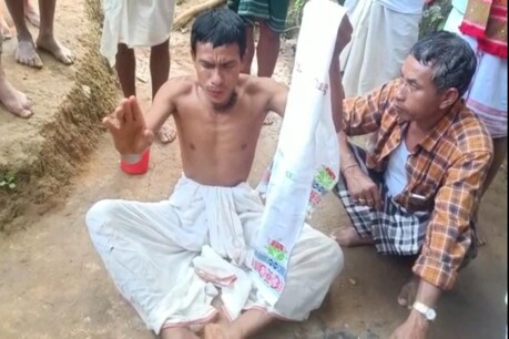 চূড়ান্ত অন্ধবিশ্বাস: পশ্চিম কাৰ্বি আংলঙত চমৎকাৰী বাবাৰ ভণ্ডামী, বাবাক পূজা কৰিলে হেনো মুখৰ পৰা নিৰ্গত হয় ধান! চূড়ান্ত অন্ধবিশ্বাস: পশ্চিম কাৰ্বি আংলঙত চমৎকাৰী বাবাৰ ভণ্ডামী, বাবাক পূজা কৰিলে হেনো মুখৰ পৰা নিৰ্গত হয় ধান!