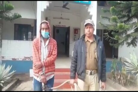 মাতৃঘাটক! বিচৰা ধন নিদিয়াৰ বাবেই মাতৃক মৰিয়াই মৰিয়াই হত্যা কৰিলে পাষাণ পুত্ৰই মাতৃঘাটক! বিচৰা ধন নিদিয়াৰ বাবেই মাতৃক মৰিয়াই মৰিয়াই হত্যা কৰিলে পাষাণ পুত্ৰই
