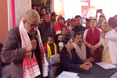 ‘এআইইউডিএফ আৰু আন মিত্ৰ দলৰ কৰ্মীসকলক বৰ ককাইৰ দৰে আঁকোৱালি ল’লেহে বিজেপিক প্ৰতিহত কৰিব পাৰিম’ ‘এআইইউডিএফ আৰু আন মিত্ৰ দলৰ কৰ্মীসকলক বৰ ককাইৰ দৰে আঁকোৱালি ল’লেহে বিজেপিক প্ৰতিহত কৰিব পাৰিম’