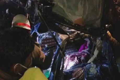 বিয়াৰ অনুষ্ঠানলৈ যোৱাৰ পথত ডাম্পাৰৰ খুন্দা, মৰ্মান্তিক দুৰ্ঘটনাত ১৪জনৰ মৃত্যু বিয়াৰ অনুষ্ঠানলৈ যোৱাৰ পথত ডাম্পাৰৰ খুন্দা, মৰ্মান্তিক দুৰ্ঘটনাত ১৪জনৰ মৃত্যু