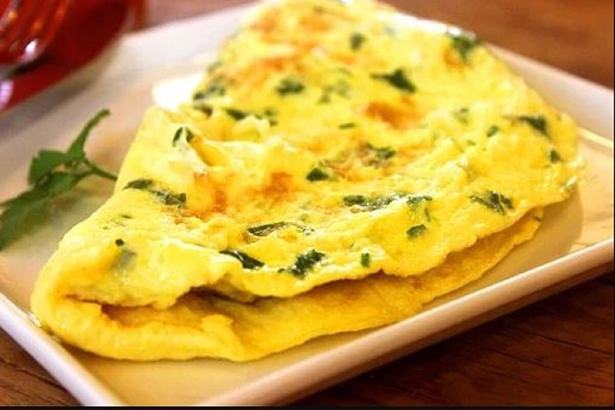  এদিনতে খুব বেছি কণী যিদৰে খোৱা উচিত নহয়, সেইদৰে কণী একেবাৰে বাদ দি খাদ্যাভাস কৰাটোও বেয়া। দিনত এটা বা দুটা কণী খাব পাৰি।