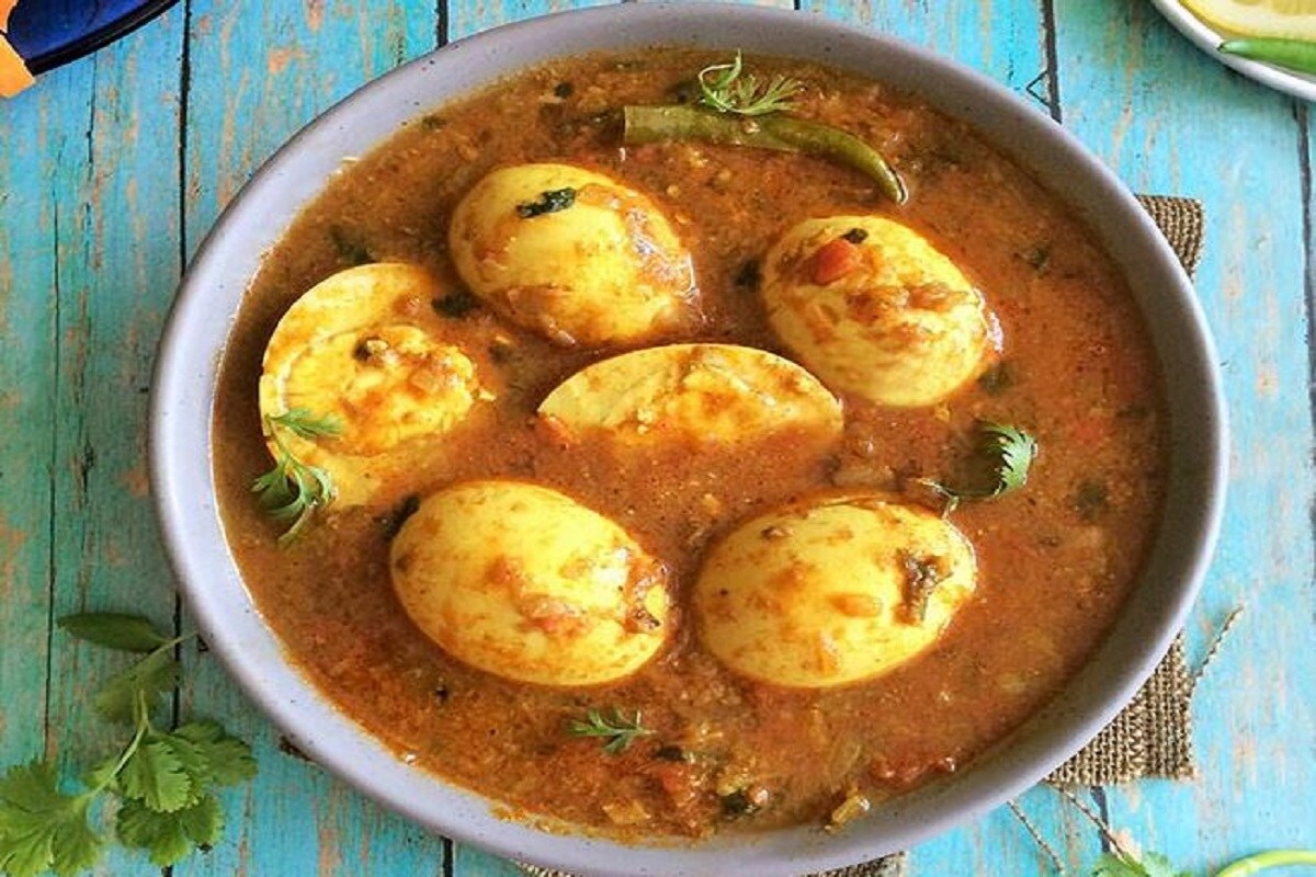  কণীৰ সকলোতকৈ ভাল কথাটো হ’ল ইয়াক বিভিন্ন ধৰণে খাব পাৰি। কণীৰ কাৰী বা ভুজিয়াৰে ৰুটি, ভাত খাব পাৰি। ইয়াৰ উপৰি অমলেট আৰু সিদ্ধ কণী আছেই।