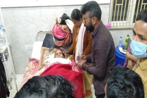 মঙলবাৰে সন্ধিয়া বিধায়ক ৰূপজ্যোতি কুৰ্মীয়ে যোৰহাট চিকিৎসা মহাবিদ্যালয়ত উপস্থিত হৈ প্ৰিয়দা গগৈৰ স্বাস্থ্যৰ বুজ লয়।