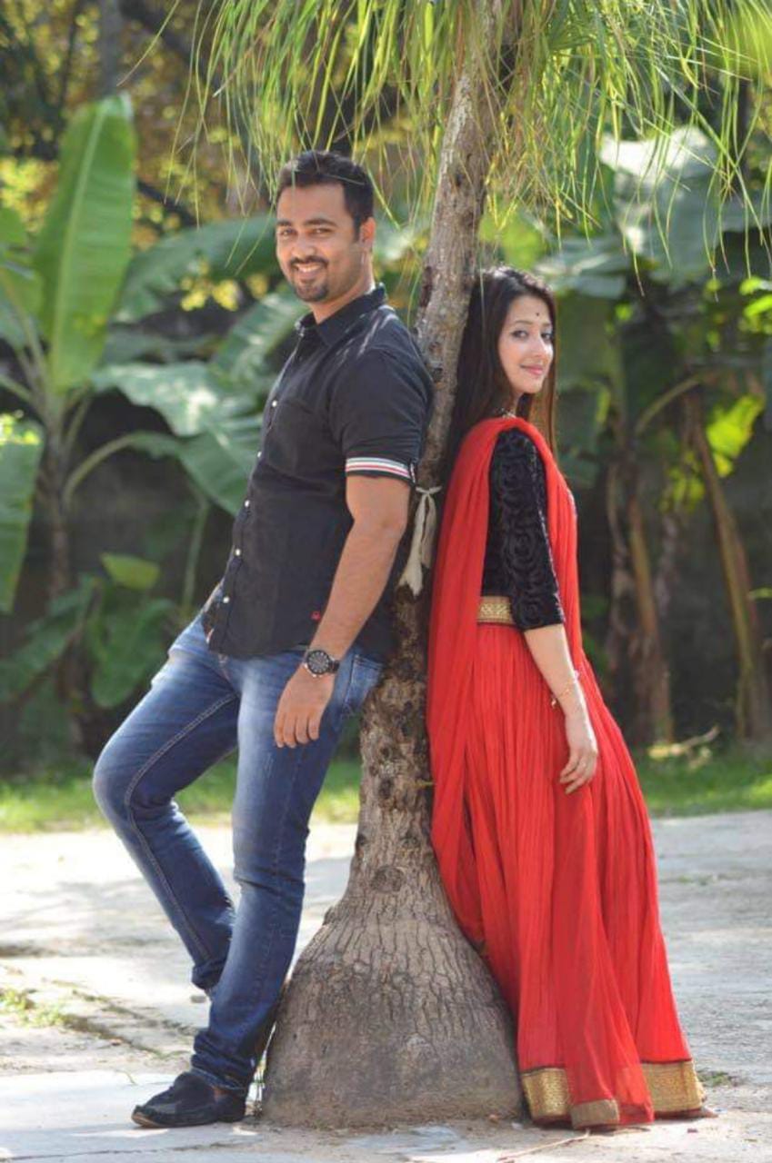 অভিনেত্ৰী মেঘৰঞ্জনী মেধী বৰ্তমানো অভিনয়ৰ ক্ষেত্ৰথখনত সক্ৰিয়। প্ৰায়ে ছবিৰ লগতে মিউজিক ভিডিওত অভিনয় কৰা দেখা পোৱা যায় অভিনেত্ৰীগৰাকীক। মেঘৰঞ্জনী কেৱল অভিনেত্ৰীয়েই নহয়, এগৰাকী নৃত্যশিল্পীও। পিছে কিছু বছৰ ধৰি অভিনয়ৰ ক্ষেত্ৰখনৰ পৰা আঁতৰি আছে অভিনেতা নীল। অভিনেত্ৰী মেঘৰঞ্জনী মেধী বৰ্তমানো অভিনয়ৰ ক্ষেত্ৰথখনত সক্ৰিয়। প্ৰায়ে ছবিৰ লগতে মিউজিক ভিডিওত অভিনয় কৰা দেখা পোৱা যায় অভিনেত্ৰীগৰাকীক। মেঘৰঞ্জনী কেৱল অভিনেত্ৰীয়েই নহয়, এগৰাকী নৃত্যশিল্পীও। পিছে কিছু বছৰ ধৰি অভিনয়ৰ ক্ষেত্ৰখনৰ পৰা আঁতৰি আছে অভিনেতা নীল।