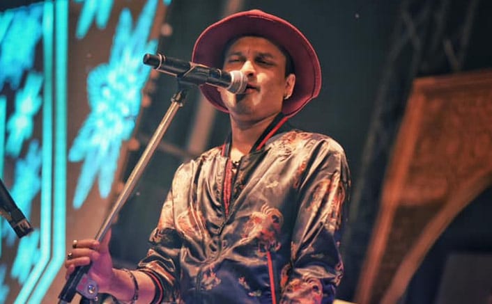 আছাম ট্ৰিবিউনত প্ৰকাশিত বাতৰি অনুসৰি, মহিলা আয়োগে ইতিমধ্যে আৰক্ষী সঞ্চালক প্ৰধানলৈ এক পত্ৰযোগে জুবিনৰ বিৰুদ্ধে উচিত ব্যৱস্থা গ্ৰহণৰ আহ্বান জনাইছিল। উল্লেখ্য যে, এটা ব্যক্তিগত টিভি চেনেলৰ এক এৱাৰ্ড শ্ব’ত মঞ্চত অভিনেত্ৰী নিশিতা গোস্বামীক লৈ শ্ৰুতিকটু মন্তব্য কৰা দেখা গৈছিল জুবিনক। এখন অসমীয়া ছবিত অভিনয়ৰ উদ্ধৃতি দি জুবিনে নিশিতাক লৈ কৈছিল যে,, ‘গোটেই চিনেমাখনত মই তাইৰ, '–––টোৱে দেখা পালো। তাই খোজ কাঢ়ি গৈ থাকে, মই চাই থাকো...।’' আছাম ট্ৰিবিউনত প্ৰকাশিত বাতৰি অনুসৰি, মহিলা আয়োগে ইতিমধ্যে আৰক্ষী সঞ্চালক প্ৰধানলৈ এক পত্ৰযোগে জুবিনৰ বিৰুদ্ধে উচিত ব্যৱস্থা গ্ৰহণৰ আহ্বান জনাইছিল। উল্লেখ্য যে, এটা ব্যক্তিগত টিভি চেনেলৰ এক এৱাৰ্ড শ্ব’ত মঞ্চত অভিনেত্ৰী নিশিতা গোস্বামীক লৈ শ্ৰুতিকটু মন্তব্য কৰা দেখা গৈছিল জুবিনক। এখন অসমীয়া ছবিত অভিনয়ৰ উদ্ধৃতি দি জুবিনে নিশিতাক লৈ কৈছিল যে,, ‘গোটেই চিনেমাখনত মই তাইৰ, '–––টোৱে দেখা পালো। তাই খোজ কাঢ়ি গৈ থাকে, মই চাই থাকো...।’'