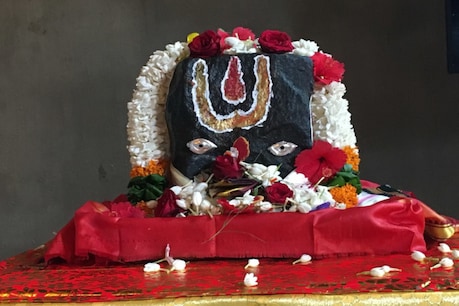 Ram Mandir: শ্ৰীলংকাস্থিত সীতাৰ বন্দীশালৰ ২০ কিলো ওজনৰ শিল ব্যৱহৃত হ'ব ৰাম মন্দিৰ নিৰ্মাণত Ram Mandir: শ্ৰীলংকাস্থিত সীতাৰ বন্দীশালৰ ২০ কিলো ওজনৰ শিল ব্যৱহৃত হ'ব ৰাম মন্দিৰ নিৰ্মাণত