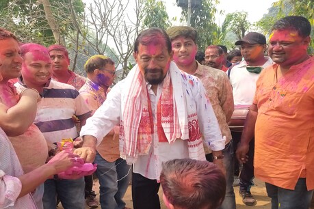 Atul Borah : ‘‘মই জাতিৰ হকে সদাই মাত দি যাম, কাৰণ মই সিংহ’’ – হোলীৰ দিনা ক’লে এইগৰাকী বিধায়কে Atul Borah : ‘‘মই জাতিৰ হকে সদাই মাত দি যাম, কাৰণ মই সিংহ’’ – হোলীৰ দিনা ক’লে এইগৰাকী বিধায়কে