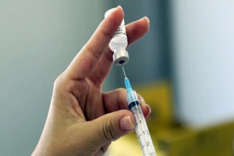 Good News: Covid ভেকছিনৰ দুয়োটা পালি লোৱাসকলক ৰেহাই ! এতিয়া আৰু বিমান বন্দৰ-ৰে'ল ষ্টেচনত Covid Test কৰিব নালাগে ...