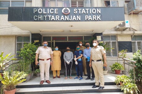 Covid-19ত মৃত্যু হোৱা অসমীয়া দম্পত্তিৰ দুই নিথৰুৱা সন্তানে লৈছিল জীৱন শেষ কৰাৰ সিদ্ধান্ত, উদ্ধাৰ কৰিলে দিল্লী আৰক্ষীয়ে Covid-19ত মৃত্যু হোৱা অসমীয়া দম্পত্তিৰ দুই নিথৰুৱা সন্তানে লৈছিল জীৱন শেষ কৰাৰ সিদ্ধান্ত, উদ্ধাৰ কৰিলে দিল্লী আৰক্ষীয়ে