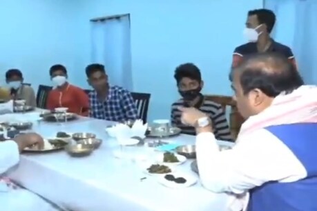 ৪ বছৰ ধৰি মাছ নোখোৱা মামাই কিয় মাছ খাবলৈ ল'লে ? মুখ্যমন্ত্ৰী মামাক কাষতে পাই ভাগিনসকলে কি কি প্ৰশ্ন কৰিলে ? ৪ বছৰ ধৰি মাছ নোখোৱা মামাই কিয় মাছ খাবলৈ ল'লে ? মুখ্যমন্ত্ৰী মামাক কাষতে পাই ভাগিনসকলে কি কি প্ৰশ্ন কৰিলে ?