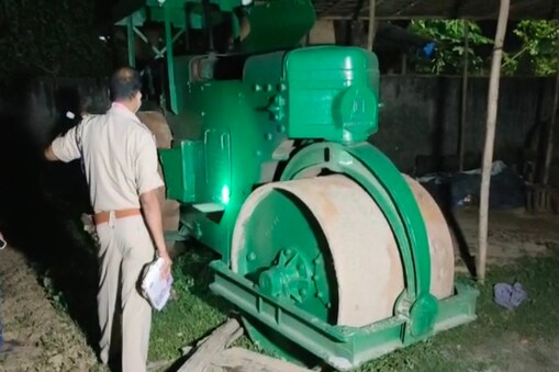 বাইক বা গাড়ী নহয় , এইবাৰ সংঘটিত হ’ল ৰোলাৰ চুৰিকাণ্ড ৷ আঢ়ৈ মাহ পিছত উদ্ধাৰ হ'ল নলবাৰীৰ পৰা  চুৰি ৰোলাৰ।