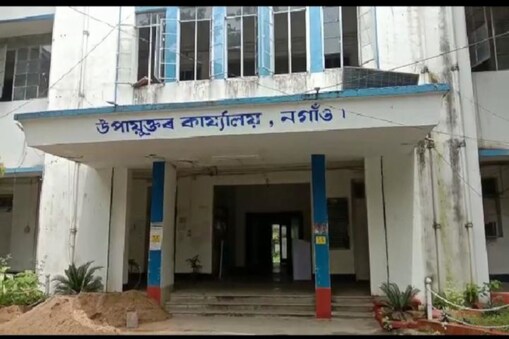 জিলা প্ৰশাসনৰ উচ্চপদস্থ বিষয়াক নাকী লগাব পাৰিবনে চৰকাৰে?