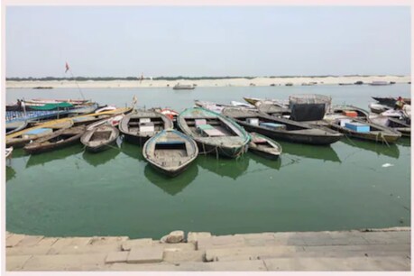 Ganga River Green Water : পৱিত্ৰ গংগা নৈত আজৱ ঘটনা! বাৰাণসীত সলনি হ'ব ধৰিছে গংগা নৈৰ পানী। পূজাৰী-সাধুৱেও ক'লে- এনে দৃশ্য কেতিয়াও দেখা নাই। Ganga River Green Water : পৱিত্ৰ গংগা নৈত আজৱ ঘটনা! বাৰাণসীত সলনি হ'ব ধৰিছে গংগা নৈৰ পানী। পূজাৰী-সাধুৱেও ক'লে- এনে দৃশ্য কেতিয়াও দেখা নাই।