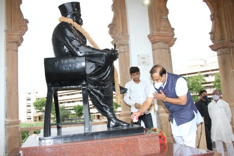 নাগপুৰত RSS প্ৰধান মোহন ভাগৱতক সাক্ষাৎ মুখ্যমন্ত্ৰী হিমন্ত বিশ্ব শৰ্মাৰ। অসম-উত্তৰপূৰ্বৰ বাবে কিয় গুৰুত্বপূৰ্ণ এই সাক্ষাৎ? নাগপুৰত RSS প্ৰধান মোহন ভাগৱতক সাক্ষাৎ মুখ্যমন্ত্ৰী হিমন্ত বিশ্ব শৰ্মাৰ। অসম-উত্তৰপূৰ্বৰ বাবে কিয় গুৰুত্বপূৰ্ণ এই সাক্ষাৎ?