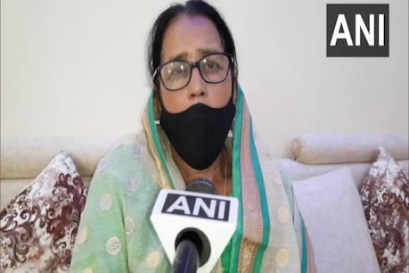 'মোবাইল ফোনে যুৱতীক ধৰ্ষণৰ দিশলৈ লৈ যায়, সম্পূৰ্ণ ৰূপে দায়ী মাতৃ'- উত্তৰ প্ৰদেশৰ মহিলা আয়োগৰ সদস্যাৰ মন্তব্যক দেশজুৰি ধিক্কাৰ! 'মোবাইল ফোনে যুৱতীক ধৰ্ষণৰ দিশলৈ লৈ যায়, সম্পূৰ্ণ ৰূপে দায়ী মাতৃ'- উত্তৰ প্ৰদেশৰ মহিলা আয়োগৰ সদস্যাৰ মন্তব্যক দেশজুৰি ধিক্কাৰ!