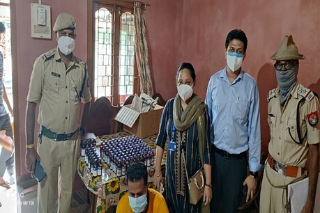 ড্ৰাগছৰ বিৰুদ্ধে আৰক্ষীৰ অভিযান অব্যাহত। এইবাৰ বাইহাটা চাৰিআলিত ড্ৰাগছসহ আৰক্ষীৰ জালত এজন। ড্ৰাগছৰ বিৰুদ্ধে আৰক্ষীৰ অভিযান অব্যাহত। এইবাৰ বাইহাটা চাৰিআলিত ড্ৰাগছসহ আৰক্ষীৰ জালত এজন।