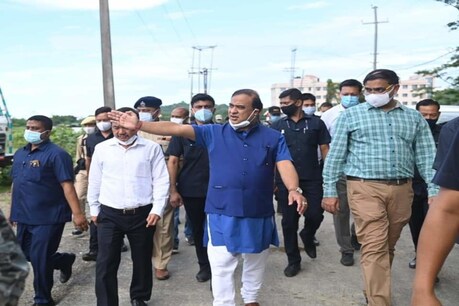 তিনিদিনীয়া দিল্লী ভ্ৰমণ সামৰি গুৱাহাটীত উপস্থিত মুখ্যমন্ত্ৰী ড° হিমন্ত বিশ্ব শৰ্মা, ৰাজীৱ গান্ধী ইণ্ড’ৰ ষ্টেডিয়াম পৰিদৰ্শন... তিনিদিনীয়া দিল্লী ভ্ৰমণ সামৰি গুৱাহাটীত উপস্থিত মুখ্যমন্ত্ৰী ড° হিমন্ত বিশ্ব শৰ্মা, ৰাজীৱ গান্ধী ইণ্ড’ৰ ষ্টেডিয়াম পৰিদৰ্শন...
