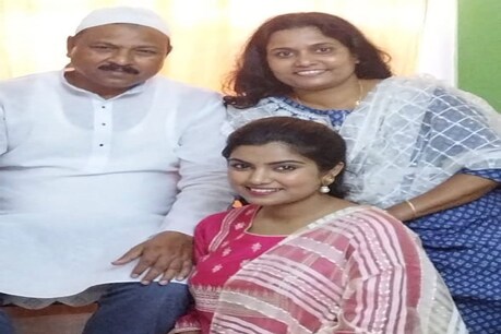 Nahid Afreen : কণ্ঠশিল্পী নাহিদ আফ্ৰিনৰ পিতৃ-মাতৃ ক্ৰমাৎ আৰোগ্যৰ পথত। ছচিয়েল মিডিয়াযোগে জনালে নাহিদে। Nahid Afreen : কণ্ঠশিল্পী নাহিদ আফ্ৰিনৰ পিতৃ-মাতৃ ক্ৰমাৎ আৰোগ্যৰ পথত। ছচিয়েল মিডিয়াযোগে জনালে নাহিদে।