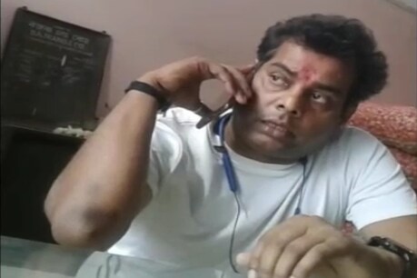 পাইকাৰী ব্যৱসায়ীয়ে ৰচিদত লিখা মূল্যতকৈ অধিক দাম লোৱাৰ অভিযোগ, প্ৰতিবাদৰ বাবে ধমক দিলে যোগান মন্ত্ৰীয়ে সম্বৰ্ধনা জনোৱা ডিমুৰ ব্যৱসায়ীক... পাইকাৰী ব্যৱসায়ীয়ে ৰচিদত লিখা মূল্যতকৈ অধিক দাম লোৱাৰ অভিযোগ, প্ৰতিবাদৰ বাবে ধমক দিলে যোগান মন্ত্ৰীয়ে সম্বৰ্ধনা জনোৱা ডিমুৰ ব্যৱসায়ীক...