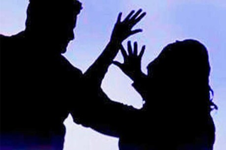 Crime : গহপুৰত নিৰ্দয় স্বামীৰ নেতৃত্বত মহিলাক দলবদ্ধ নিৰ্যাতন। পুৰুষ-মহিলাসহ সাত অভিযুক্তক গ্ৰেপ্তাৰ। Crime : গহপুৰত নিৰ্দয় স্বামীৰ নেতৃত্বত মহিলাক দলবদ্ধ নিৰ্যাতন। পুৰুষ-মহিলাসহ সাত অভিযুক্তক গ্ৰেপ্তাৰ।