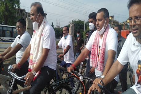 Go for Glory: লাভলিনা বৰগোহাঁইৰ সফলতাৰ বাবে চাইকেল চলালে মুখ্যমন্ত্ৰী ড০ হিমন্ত বিশ্ব শৰ্মাই, ৰেলীত ভাগ ল'লে দেৱব্ৰত শইকীয়া আৰু অখিল গগৈয়েও Go for Glory: লাভলিনা বৰগোহাঁইৰ সফলতাৰ বাবে চাইকেল চলালে মুখ্যমন্ত্ৰী ড০ হিমন্ত বিশ্ব শৰ্মাই, ৰেলীত ভাগ ল'লে দেৱব্ৰত শইকীয়া আৰু অখিল গগৈয়েও