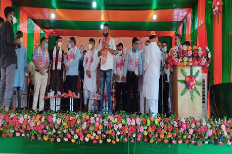 মৰিয়নিত বিজেপিৰ যোগদান সমাৰোহ, ক'ভিড প্ৰট'কল ভংগৰ অভিযোগ। তীব্ৰ প্ৰতিক্ৰিয়া! মৰিয়নিত বিজেপিৰ যোগদান সমাৰোহ, ক'ভিড প্ৰট'কল ভংগৰ অভিযোগ। তীব্ৰ প্ৰতিক্ৰিয়া!