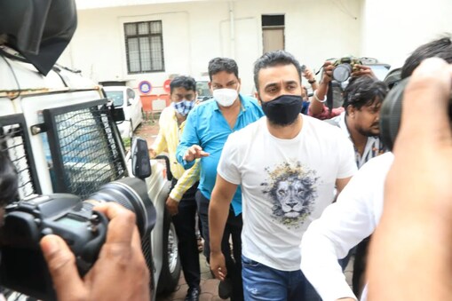 মুম্বাই আৰক্ষীৰ অপৰাধ শাখাৰ দলটোৱে বলীউডৰ অভিনেত্ৰী শিল্পা চেট্টী (Shilpa Shetty)ৰ স্বামী আৰু ব্যৱসায়ী ৰাজ কুন্দ্ৰাৰ গোচৰটোৰ (Raj Kundra case) তদন্ত কৰি আছে আৰু এতিয়ালৈকে ১১ জন লোকক গ্ৰেপ্তাৰ কৰা হৈছে।
