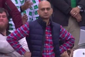 এই হতাশ পাকিস্তানী সমৰ্থকজনক পাহৰা নাই নিশ্চয়!