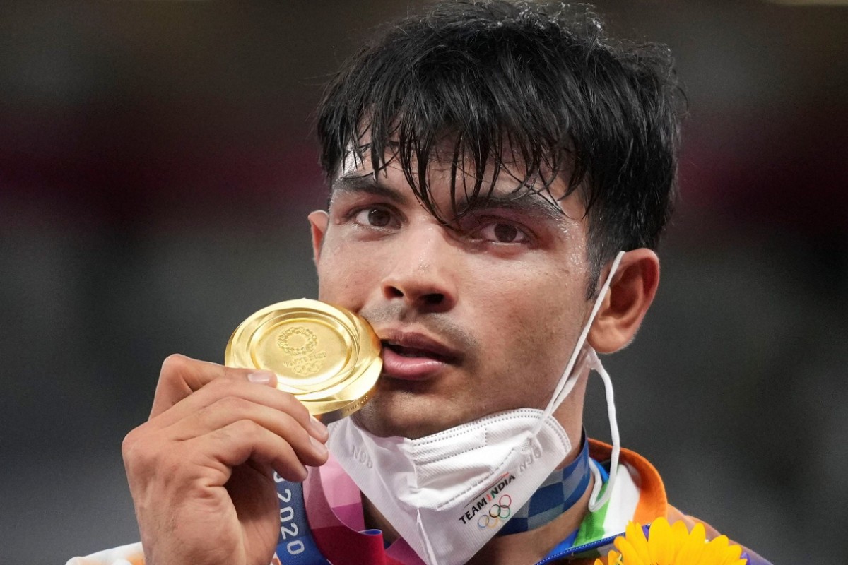  আয় কৰ আইনৰ ১০(১৭A) ছেকছন অনুসৰি ৰাজ্যিক বা কেন্দ্ৰীয় চৰকাৰে কোনো ক্ৰীড়াবীদক আৰ্থিক পুৰস্কাৰ দিলে সেয়া সম্পূৰ্ণ টেক্স ফ্ৰী হয়। কিন্তু অন্য কোনোবাই বিত্তীয় পুৰস্কাৰ দিলে সেই ক্ষেত্ৰত খেলুৱৈজনে কৰ দিবলগীয়া হয়।