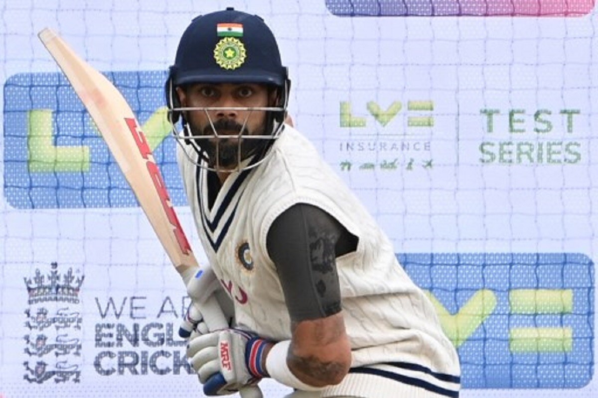  এতিয়া যদি ভাৰতীয় ক্ৰিকেটাৰসকলৰ দৰমহাৰ চোৱা যায় তেনেহ'লে সহজেই বুজি পোৱা যাব যে কিয় পাকিস্ানী ক্ৰিকেটাৰসকলে দৰমহাৰ বাবে বোৰ্ডৰ আগত কান্দিব লগা হৈছে! ভাৰতৰ গ্ৰেড-এ প্লাছ ক্ৰিকেটাৰে বছৰি ৭ কোটি টকা দৰমহা পায়, গ্ৰেড-এ ক্ৰিকেটাৰে পায় ৫ কোটি, গ্ৰেড-বি ক্ৰিকেটাৰে পায় ৩ কোটি আৰু গ্ৰেড-চি ক্ৰিকেটাৰে পায় ১ কোটি টকা দৰমহা। অৰ্থাৎ ভাৰতৰ গ্ৰেড-চিৰ ক্ৰিকেটাৰেও বাবৰ আজমতকৈ দুগুণ দৰমহা পায়। (AFP)