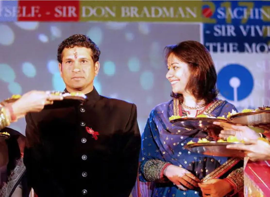  পাঁচ বছৰ ডেটিং কৰাৰ পিছত শচীন-অঞ্জলিয়ে বিবাহ পাশত আবদ্ধ হোৱাৰ সিদ্ধান্ত লৈছিল। (Twitter Photo)