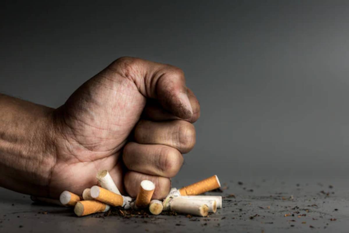  পৰোক্ষ ধূমপানো যে ক্ষতিকাৰক, সেই বিষয়েও সচেতন কৰক সন্তানক। য’ত বাকীবোৰে ধূমপান কৰিছে, সেই স্থান এৰি আহিবলৈ কওক।