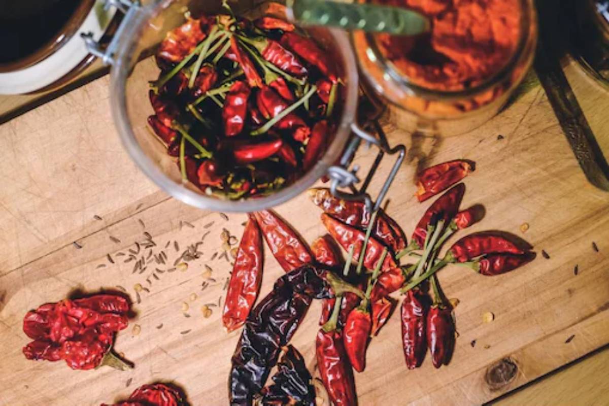  প্ৰত্যেক মচলাৰে গুণ আছে। কিন্তু অতিৰিক্ত মচলাযুক্ত খাদ্য আমাৰ হজম প্ৰক্ৰিয়াৰ বাবে হিতকৰ নহয়।